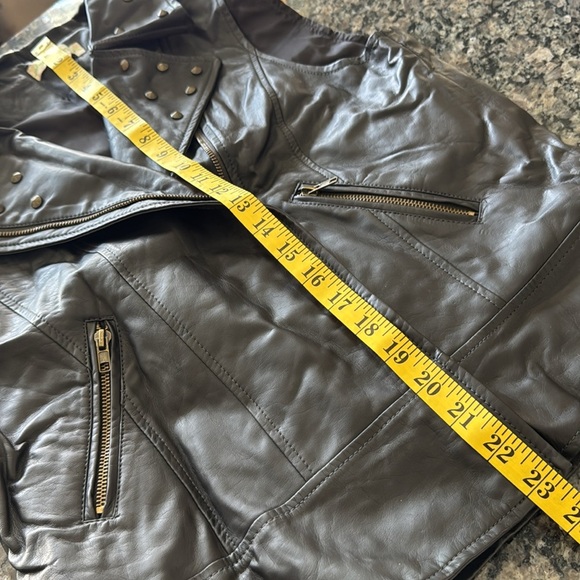 Staring at stars women’s vegan leather patchwork studded vest EUC - Picture 10 of 10